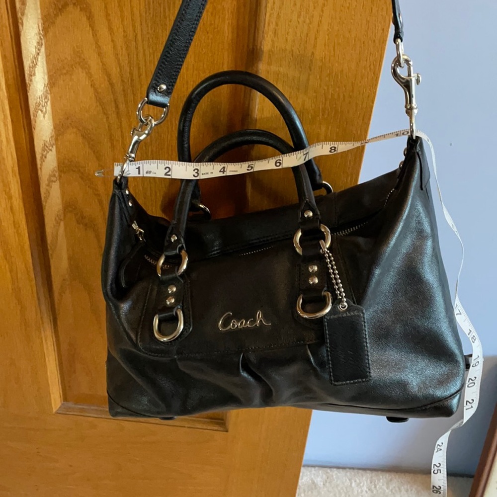 COACH like new black leather hand bag